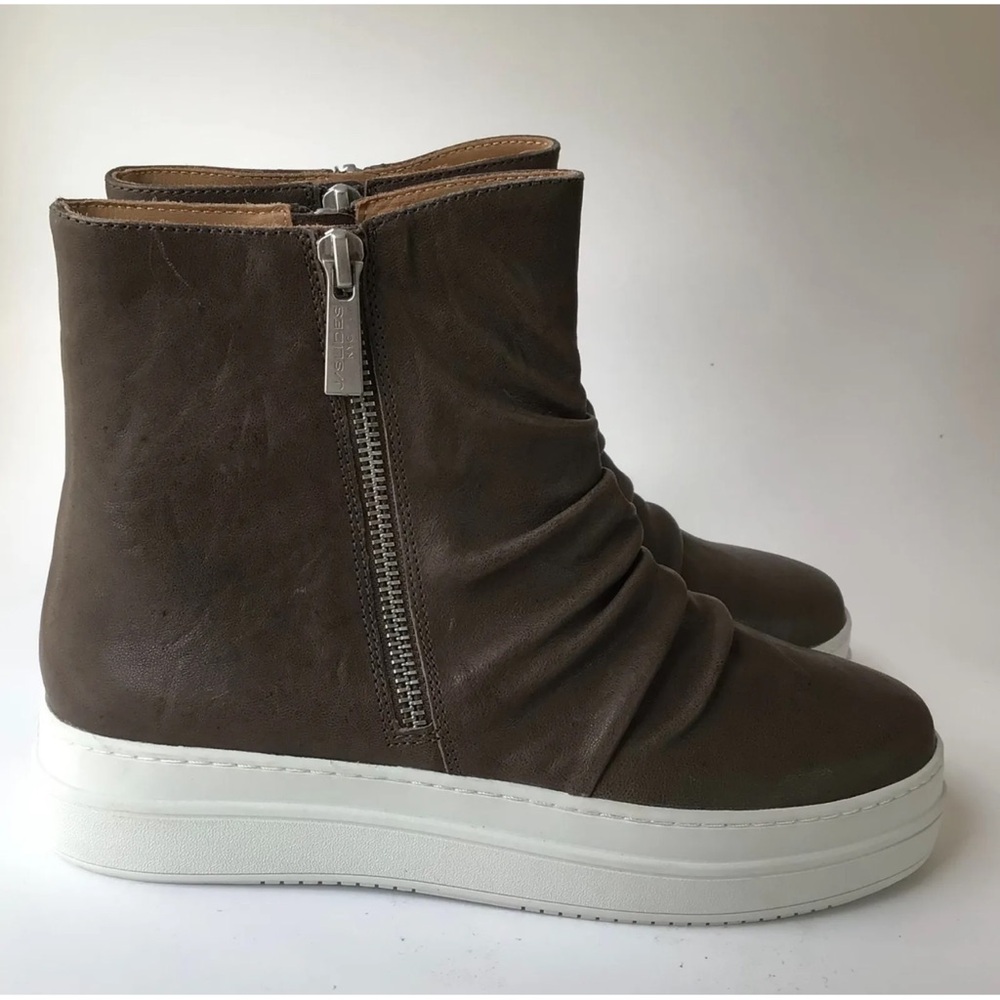 J/SLIDES Tina Platform High Top‎ Sneaker/Boot, Taupe (Size 6.5 M)